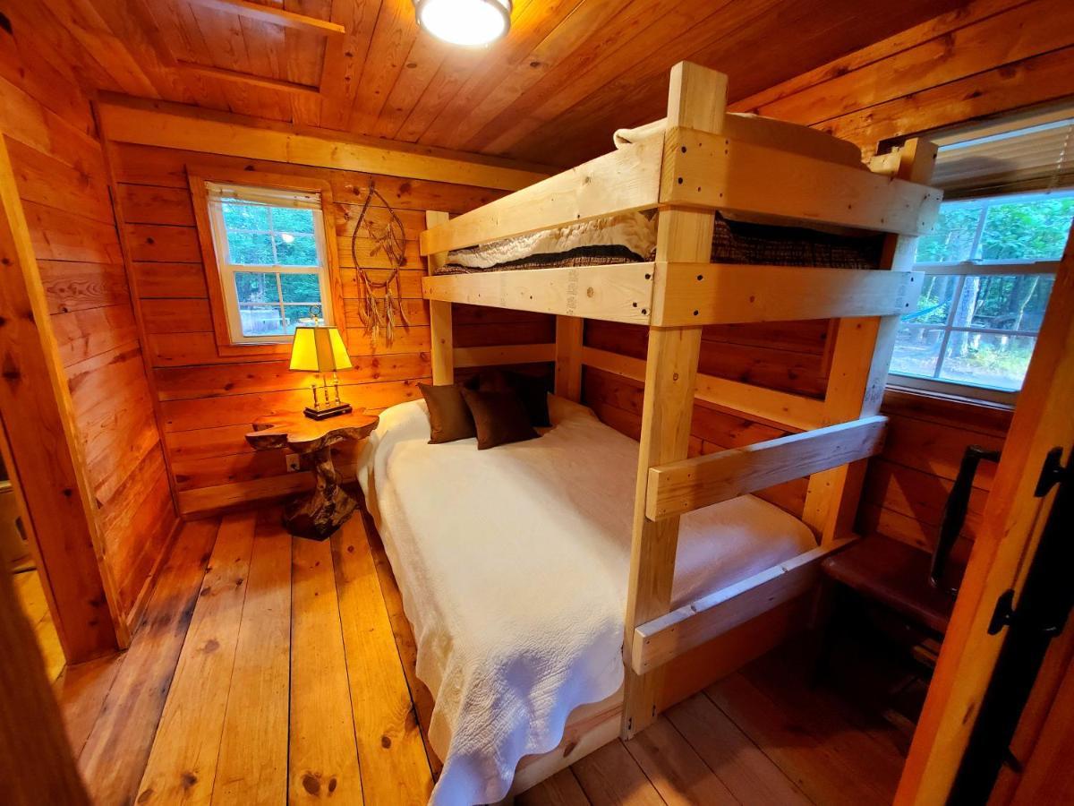 Lil' Log At Hearthstone Cabins And Camping - Pet Friendly Helen Bagian luar foto